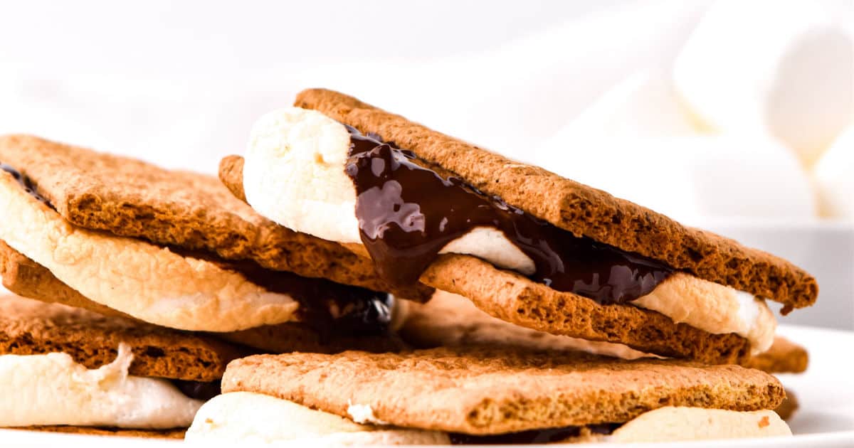 Smores on round plate.